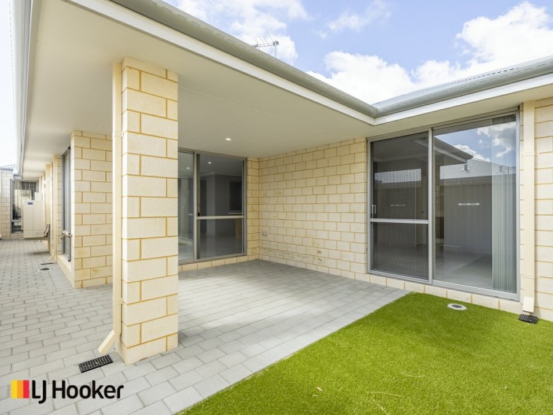 37 Lewisham Vista, Success WA 6164