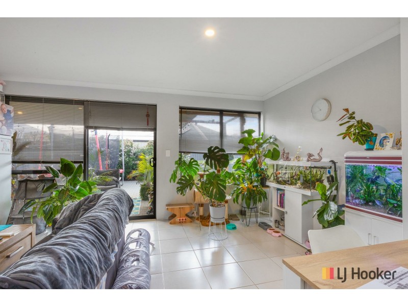 7 Fallon Place, Seville Grove WA 6112