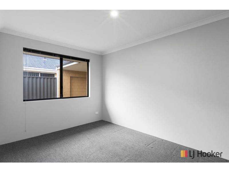 7 Fallon Place, Seville Grove WA 6112