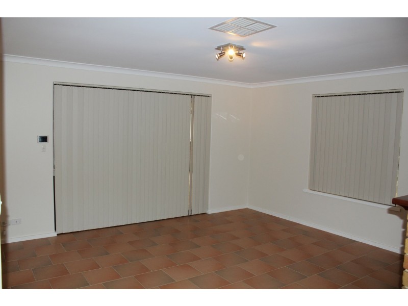 15 Larkspur Cross, Yangebup WA 6164