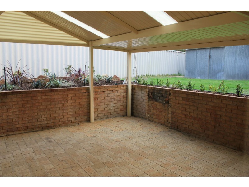 15 Larkspur Cross, Yangebup WA 6164