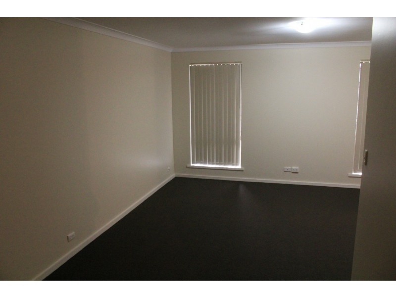 15 Larkspur Cross, Yangebup WA 6164