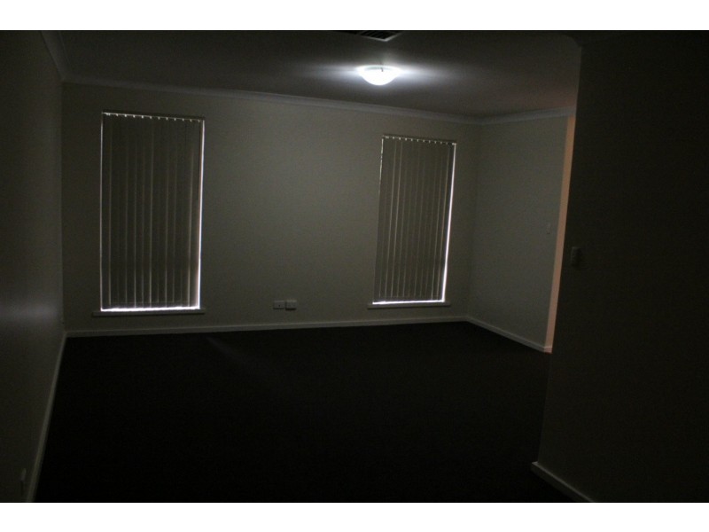 15 Larkspur Cross, Yangebup WA 6164