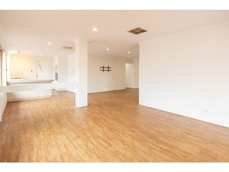 19 Lydiard Retreat, Canning Vale WA 6155