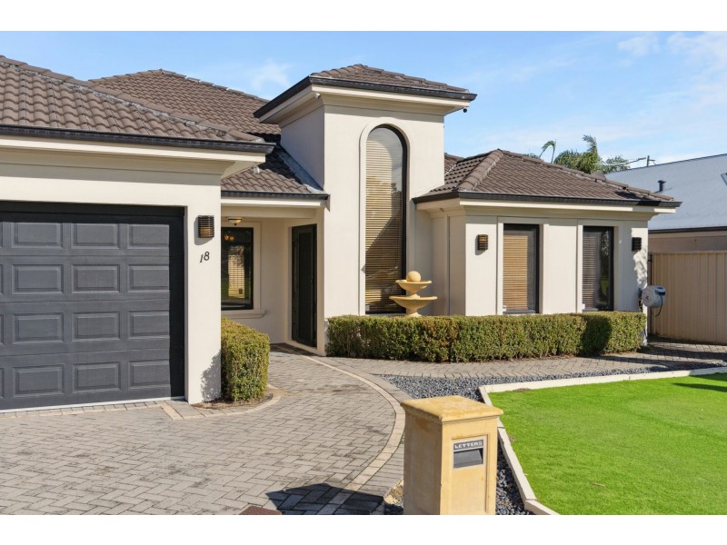 18 Hockley Loop, Canning Vale WA 6155