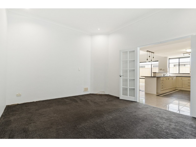 18 Hockley Loop, Canning Vale WA 6155