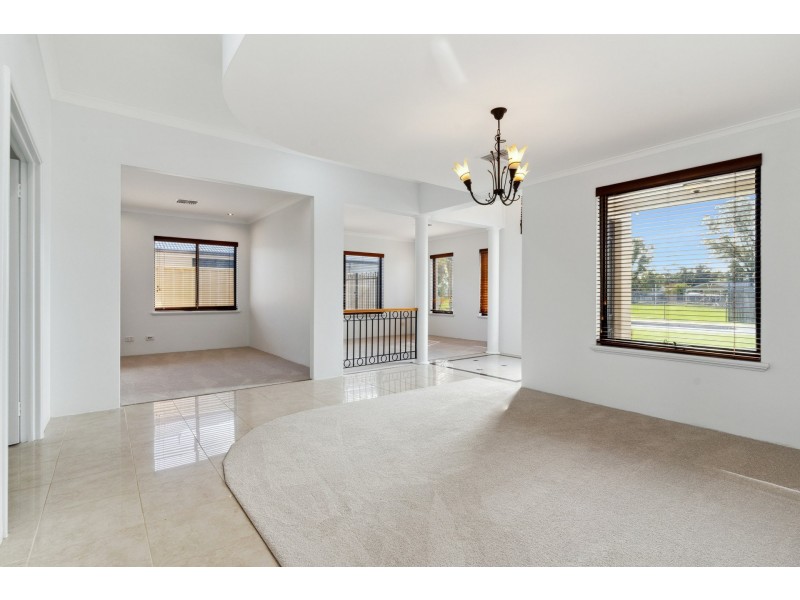 18 Hockley Loop, Canning Vale WA 6155