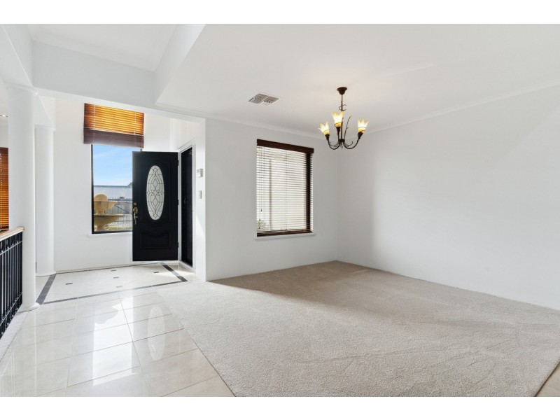 18 Hockley Loop, Canning Vale WA 6155