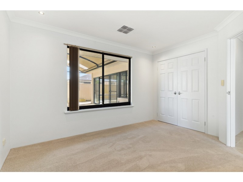 18 Hockley Loop, Canning Vale WA 6155