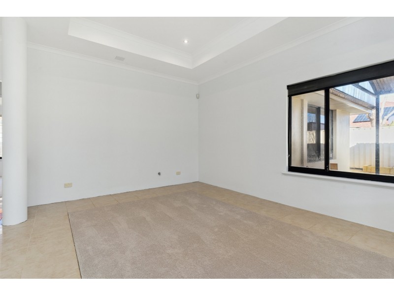 18 Hockley Loop, Canning Vale WA 6155