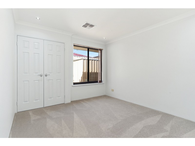 18 Hockley Loop, Canning Vale WA 6155