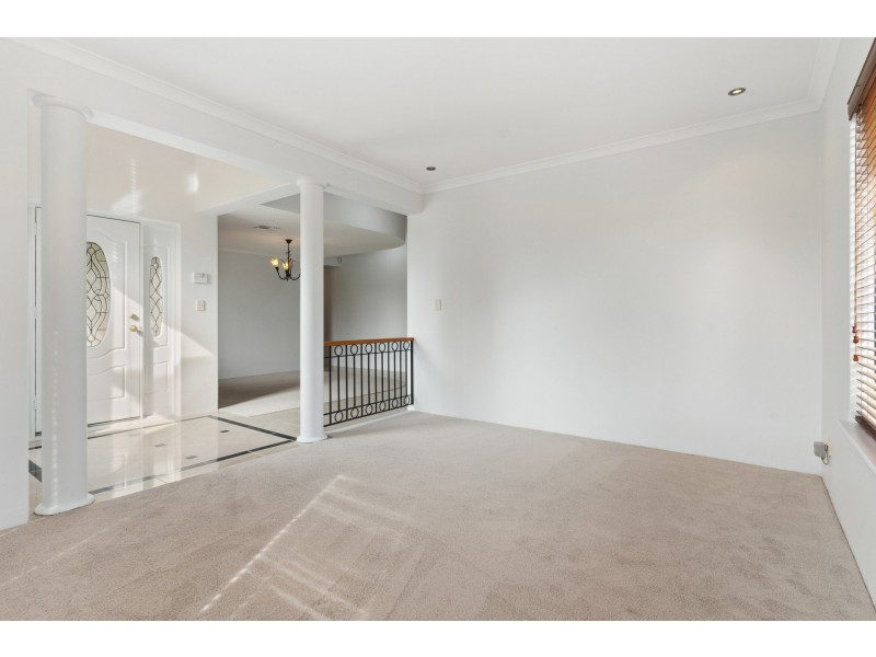 18 Hockley Loop, Canning Vale WA 6155