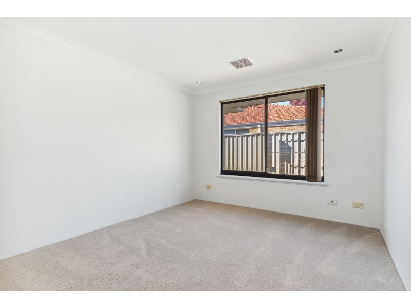 18 Hockley Loop, Canning Vale WA 6155