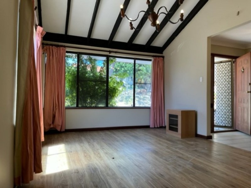 8 Doric Street, Shelley WA 6148