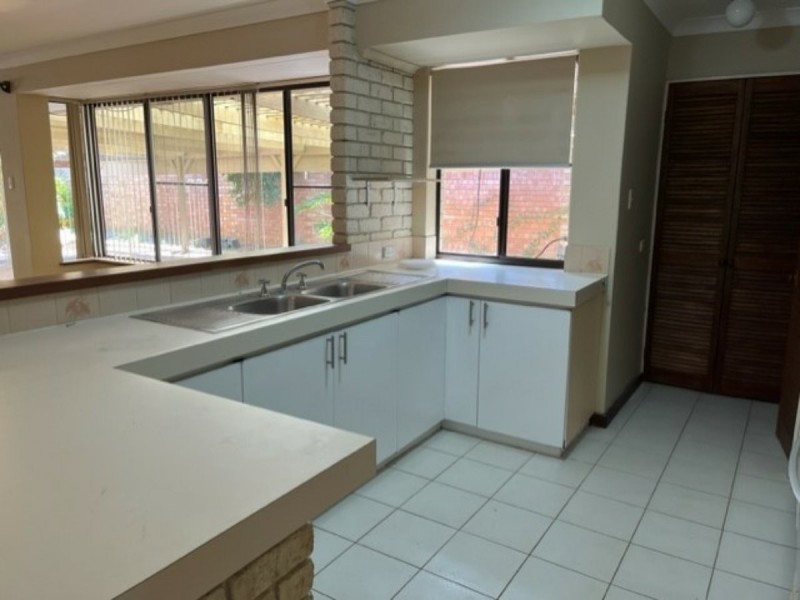 8 Doric Street, Shelley WA 6148