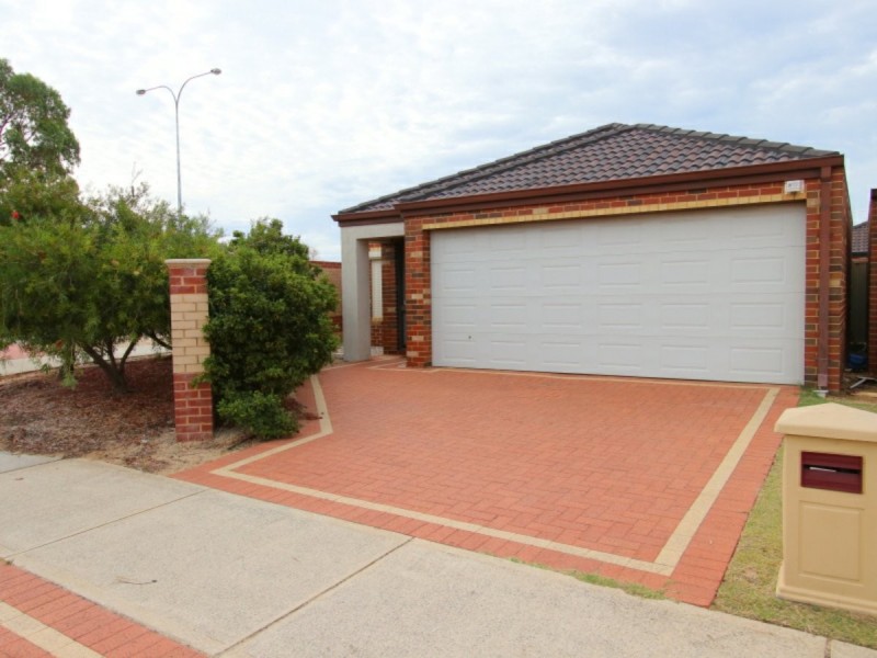 1/1 Peaceful Bay Prominade, Secret Harbour WA 6173