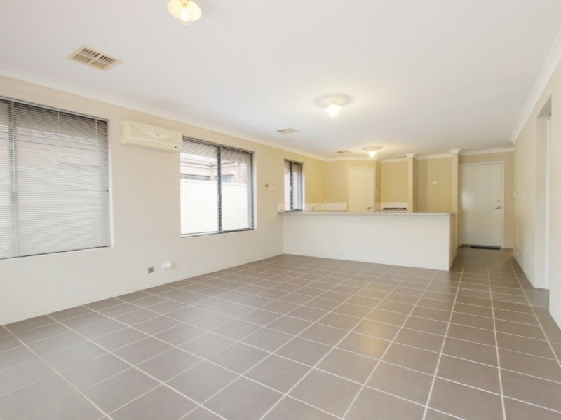 1/1 Peaceful Bay Prominade, Secret Harbour WA 6173