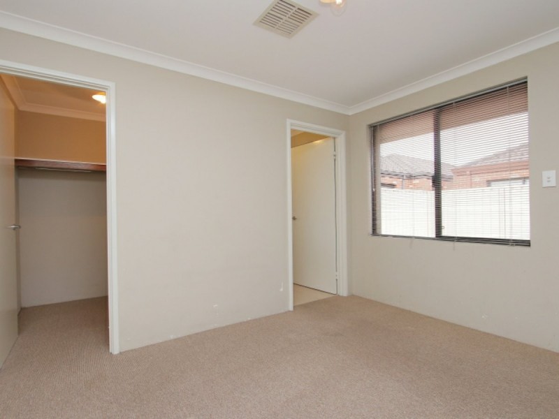 1/1 Peaceful Bay Prominade, Secret Harbour WA 6173