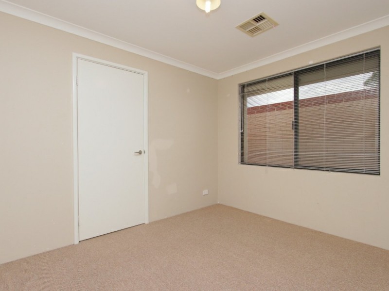 1/1 Peaceful Bay Prominade, Secret Harbour WA 6173