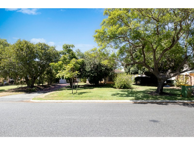 29 Roebuck Drive, Salter Point WA 6152