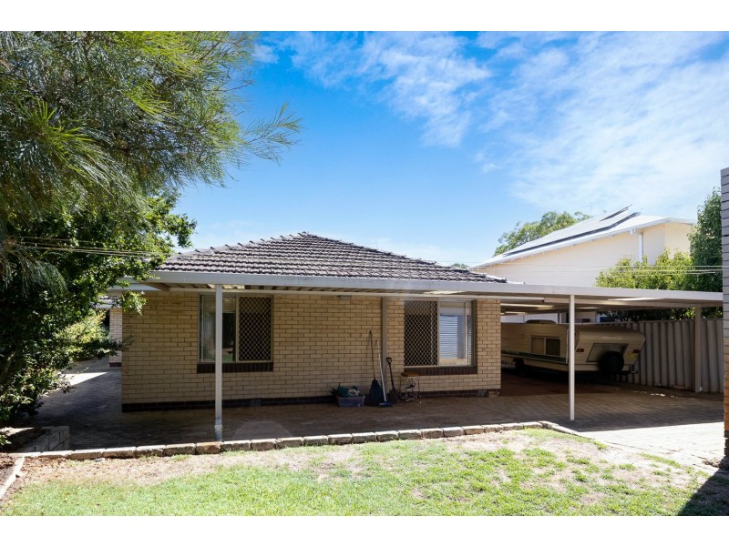 29 Roebuck Drive, Salter Point WA 6152