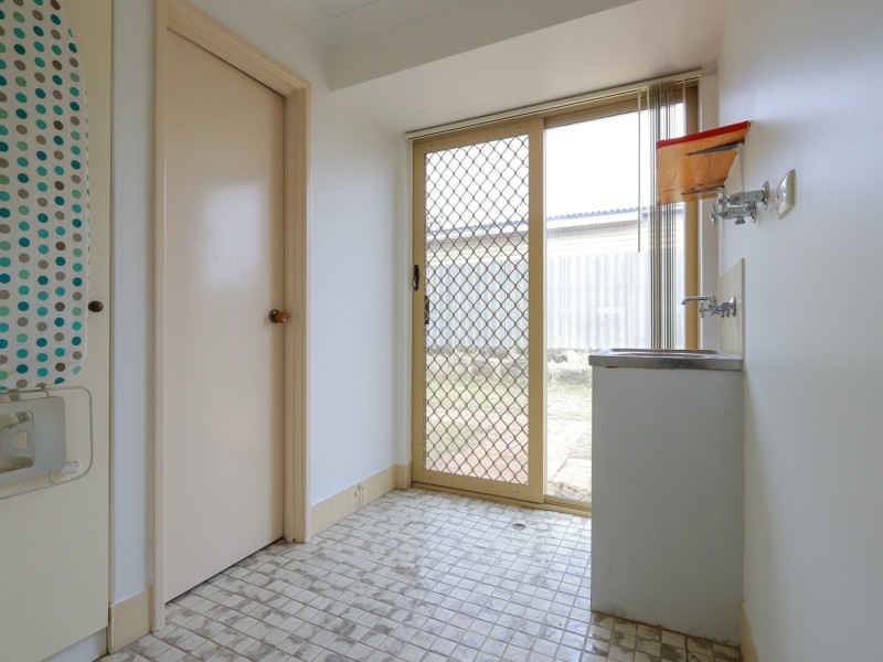 4 Chaucer Close, Spearwood WA 6163