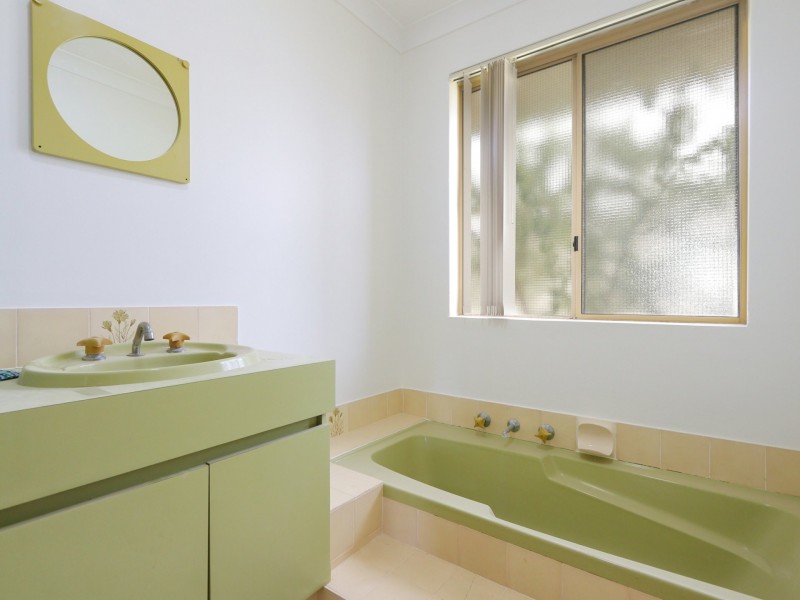4 Chaucer Close, Spearwood WA 6163