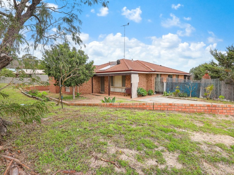 4 Chaucer Close, Spearwood WA 6163