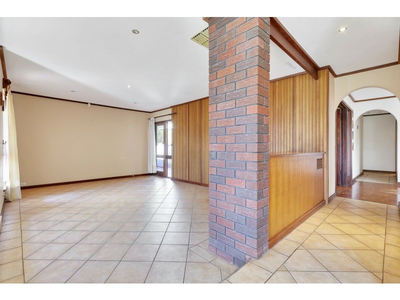 6 Rosalind Court, Rossmoyne WA 6148