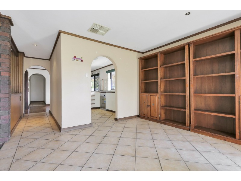 6 Rosalind Court, Rossmoyne WA 6148