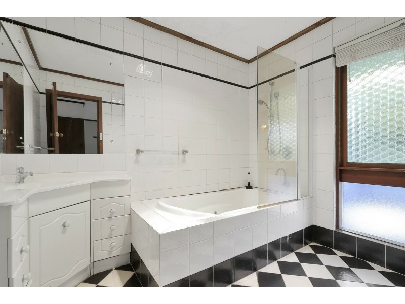 6 Rosalind Court, Rossmoyne WA 6148