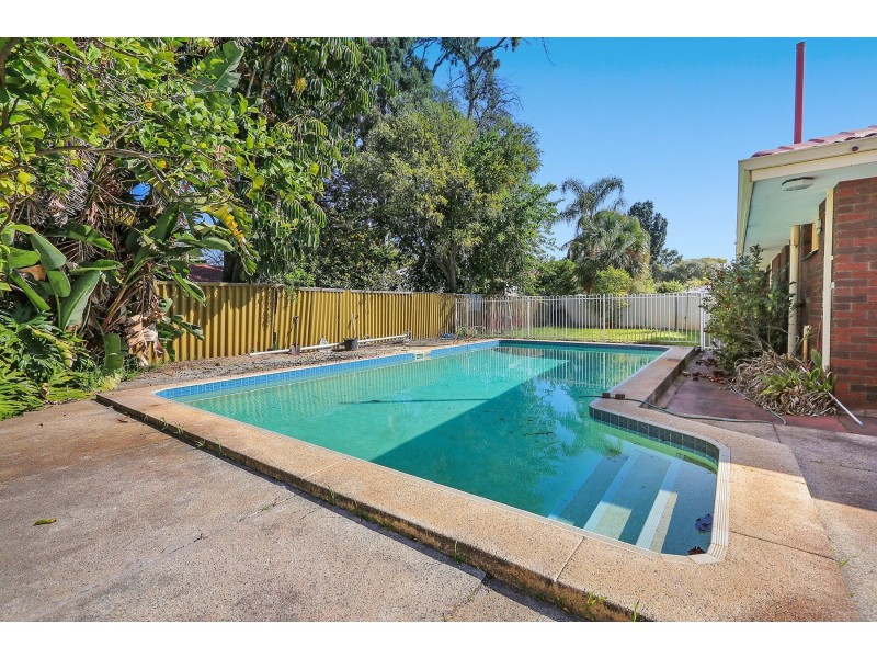 6 Rosalind Court, Rossmoyne WA 6148