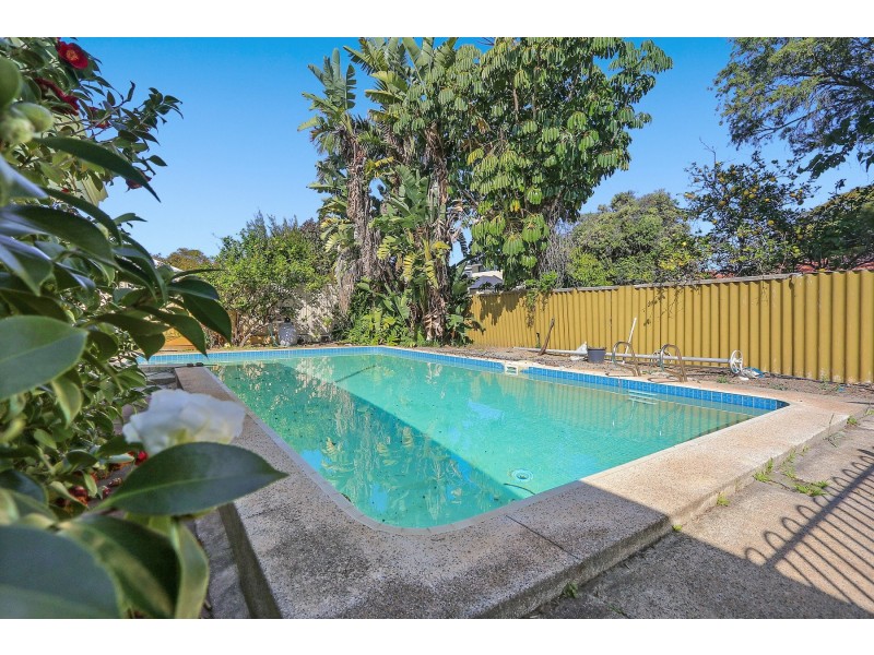 6 Rosalind Court, Rossmoyne WA 6148