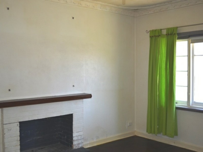 5 Kemmish Crescent, Melville WA 6156