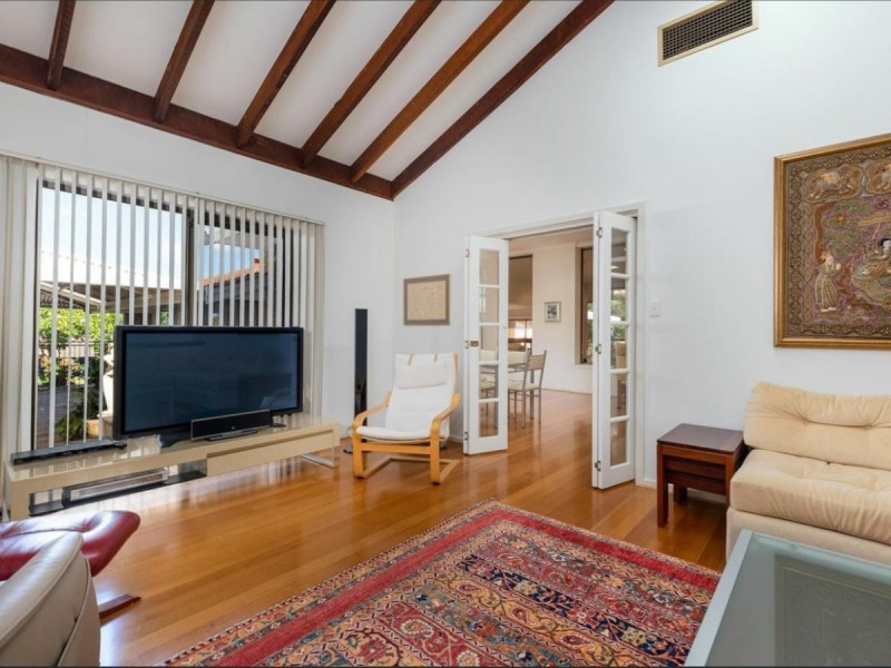 8 Flint Court, Leeming WA 6149