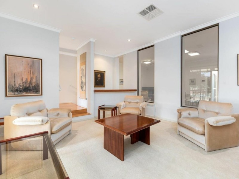 8 Flint Court, Leeming WA 6149