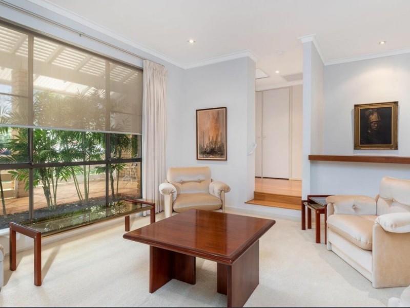 8 Flint Court, Leeming WA 6149