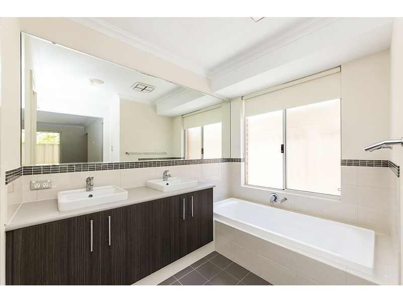 10 Cervara Avenue, Stirling WA 6021