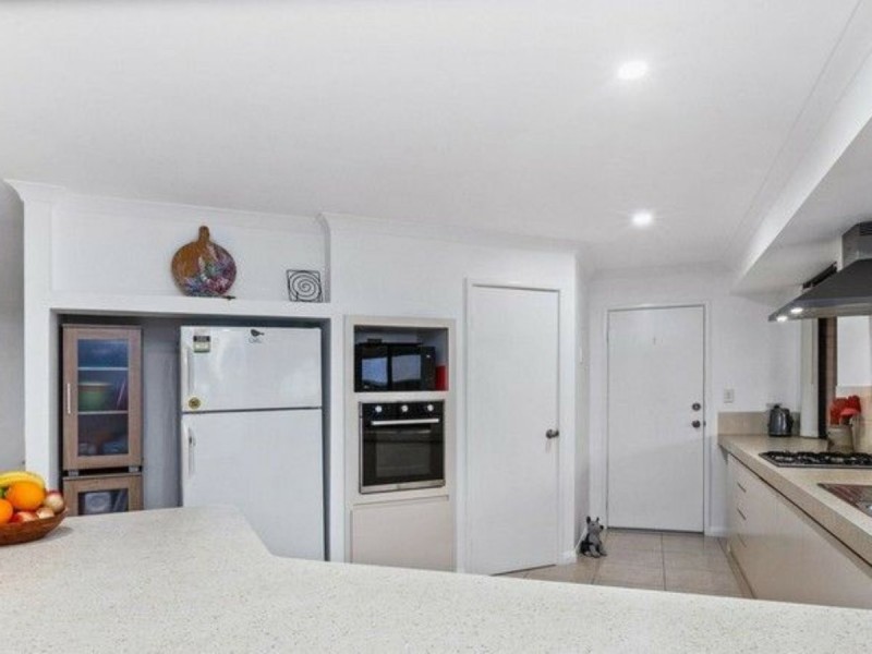 3 Cliff Lane, Halls Head WA 6210