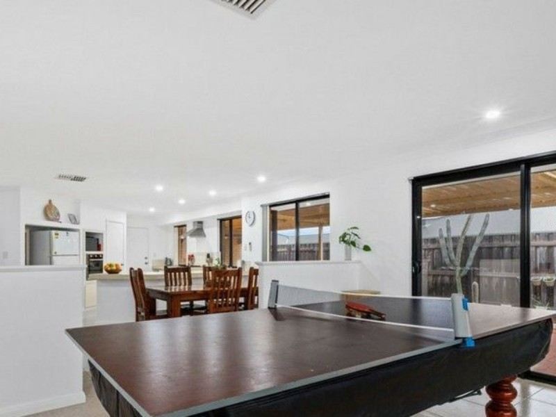 3 Cliff Lane, Halls Head WA 6210