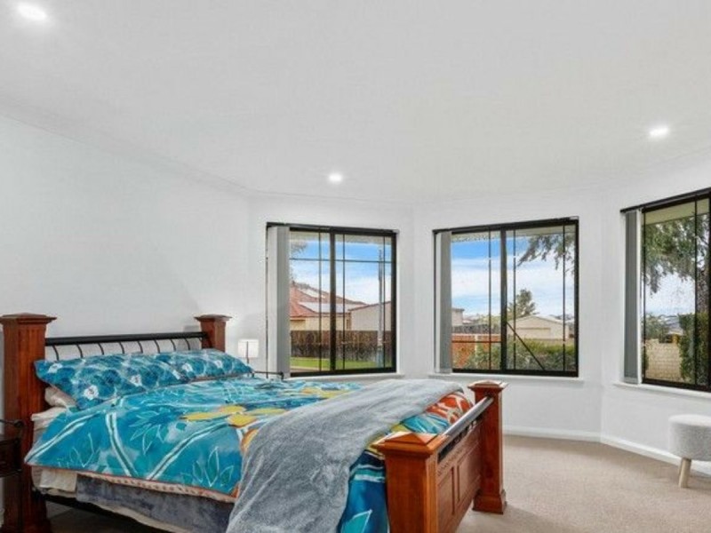 3 Cliff Lane, Halls Head WA 6210