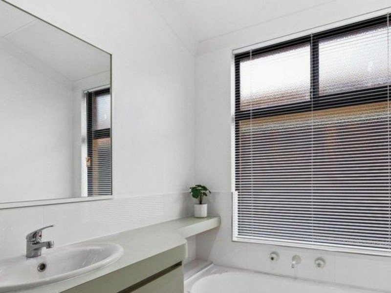 3 Cliff Lane, Halls Head WA 6210