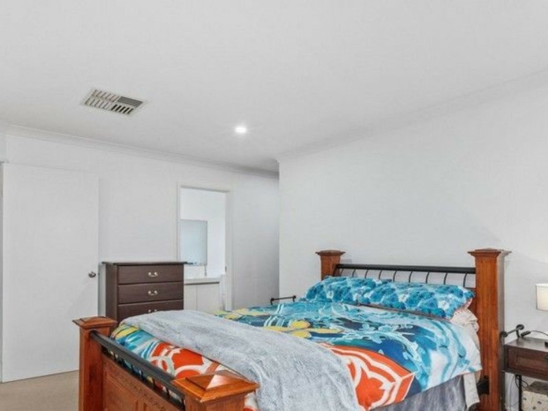 3 Cliff Lane, Halls Head WA 6210