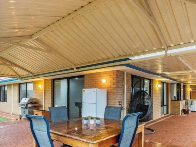 3 Cliff Lane, Halls Head WA 6210