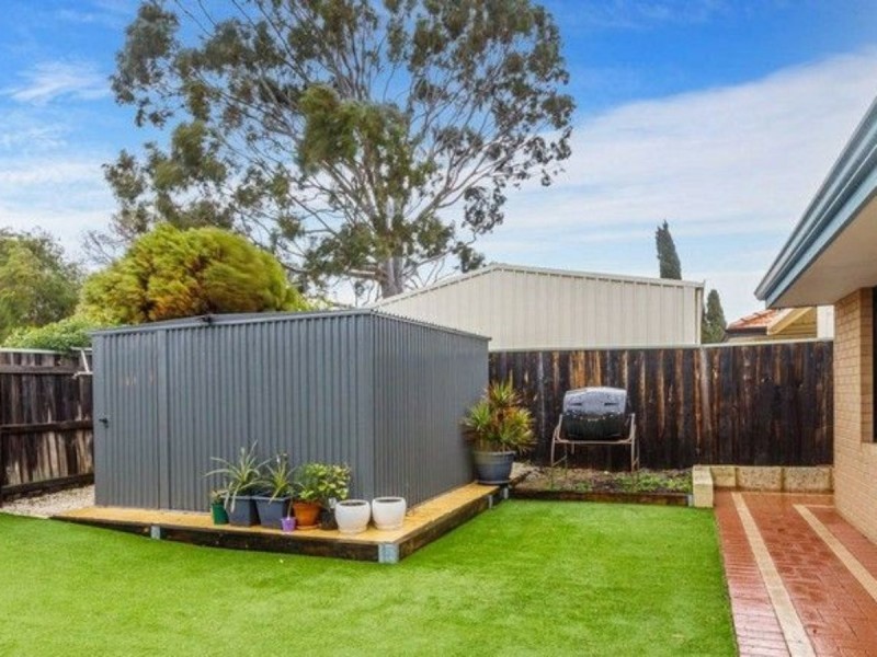 3 Cliff Lane, Halls Head WA 6210