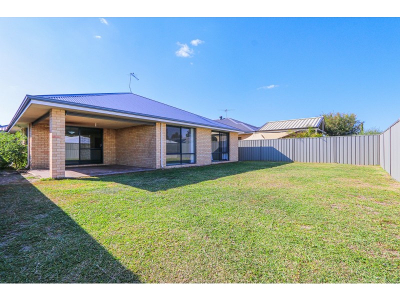 13 London Link, Aubin Grove WA 6164
