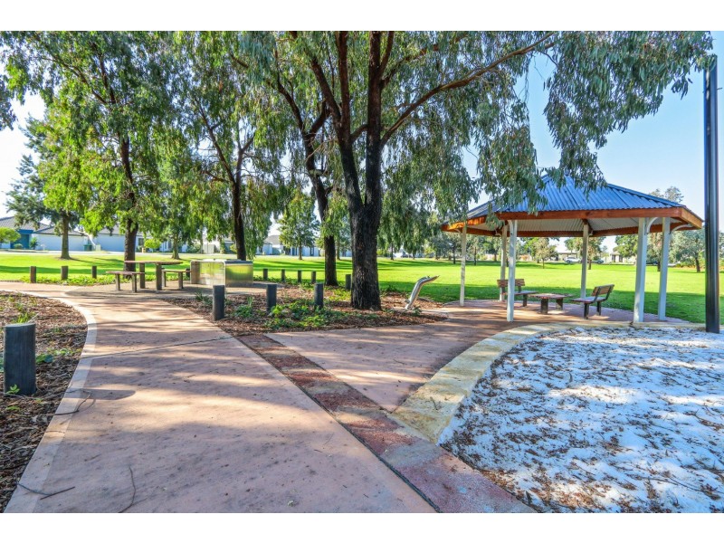 13 London Link, Aubin Grove WA 6164