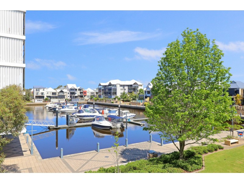 2/10 Marina Drive, Ascot WA 6104