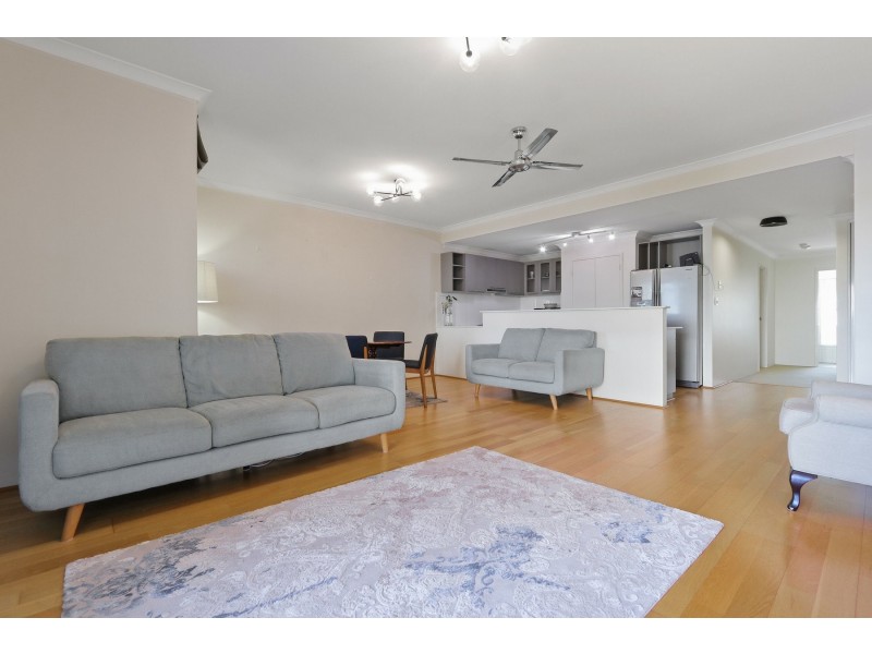 2/10 Marina Drive, Ascot WA 6104