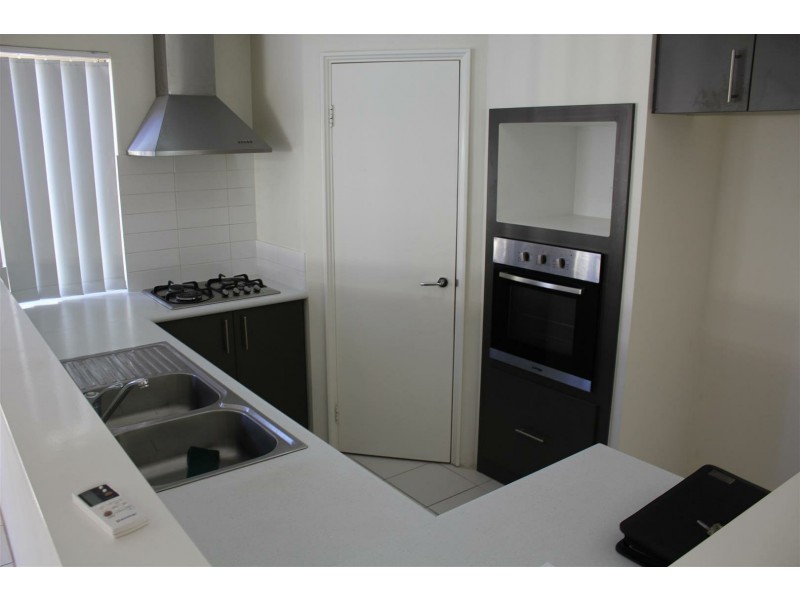 6/54 Sixth Road, Armadale WA 6112